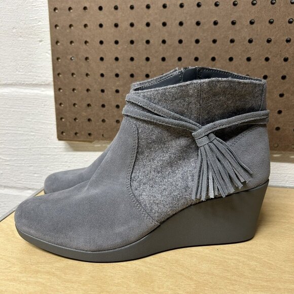 Crocs Leigh Gray Suede Side Zip Wedge Ankle Booties Shoes 204676 Womens Size 11 - Picture 1 of 9